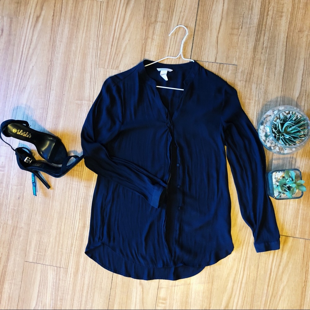 H&M V-Neck Button Down Shirt